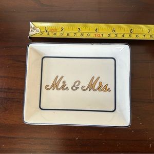3/$20 I. Godinger bridal dish Mr & Mrs